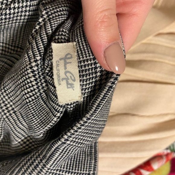 Brandy Melville John Galt Vivian Top - Picture 2 of 3